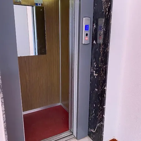 Mondello Sea House *